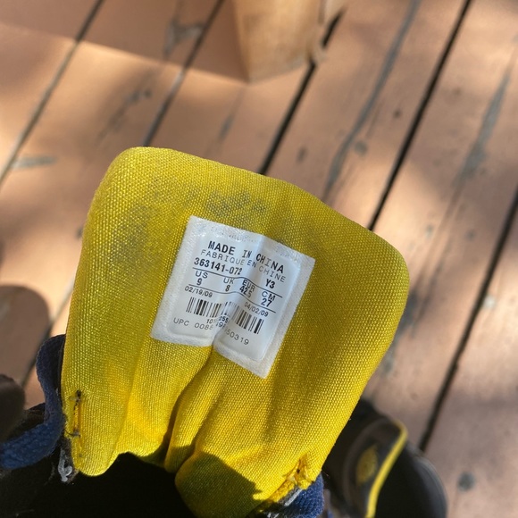 Jordan Sz 9 Men’s Basketball Shoes - Picture 4 of 4